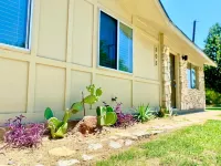 New!Cute cottage within walking distance of square.Close to parks and City Beach Hotels near Lambert Branch