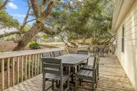 Summer Shade - sound and beach access. Newly remodeled and furnished in 2023!