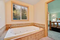 Cedarwood Grove Hotels in Baring