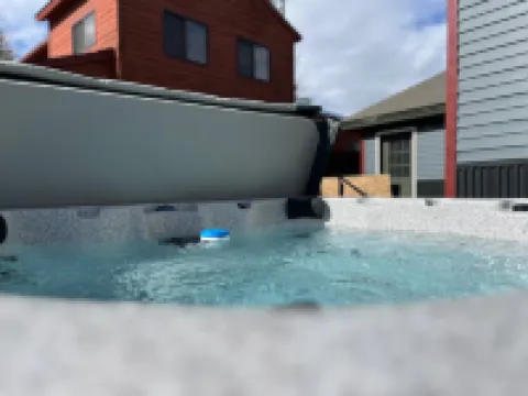 Stylish Mountain Retreat with Hot Tub - Inviting and Comfortable