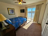 Stunning River Views and Cozy Comfort - Inviting Riverside Haven