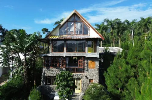 Galunggung Basecamp Villa Hotels in Ciawi