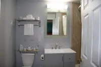 Elegant Haven - Full Kitchen, Close to Naval Bases & More 錫爾弗代爾住宿飯店