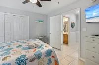 Gulf Views and Spacious Balcony - Inviting Coastal Haven