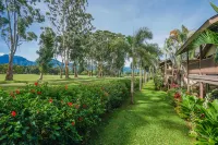 Bright condo with lanai, pool, grill - recently updated Hotel in zona Baia di Hanalei