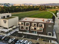 Wud Hotel Hotels near Labirint umetnosti