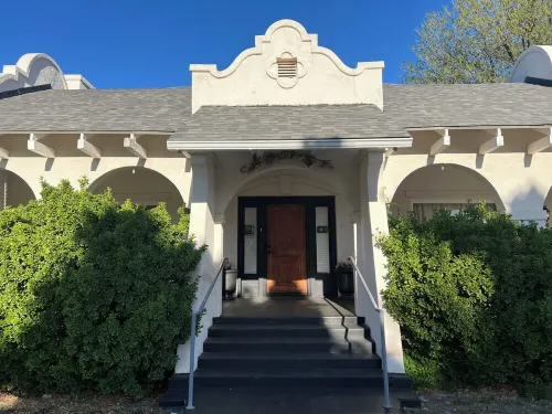 The Palace with private hot tub, sauna & fitness room.