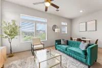 Fast WiFi, Spacious Kitchen and Modern Amenities - Charming Oasis