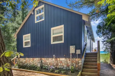 Private Beach Bliss and Spectacular Views - Cozy Family Retreat Hotels near Van's Beach