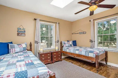Dog-Friendly Home with Enclosed Yard & Free High-Speed WiFi - Great Location