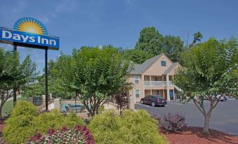Days Inn by Wyndham Canton