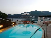 Niriedes Hotel - Beach