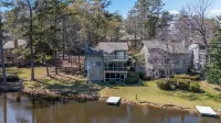 Lakeside Oasis: Fort Jackson Family Retreat 우드빈 타이니 팜 앤드 가든 주변 호텔