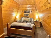 Kayaks, Fire Pit and Scenic Porches - Cozy Rustic Retreat Hotel a Heber