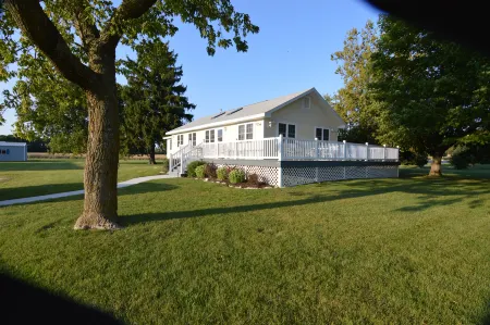 Tranquil Retreat - Waterfront, Outdoor Grill, Deck