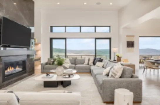 Breathtaking Views and Hot Tub - Luxurious Mountain Oasis