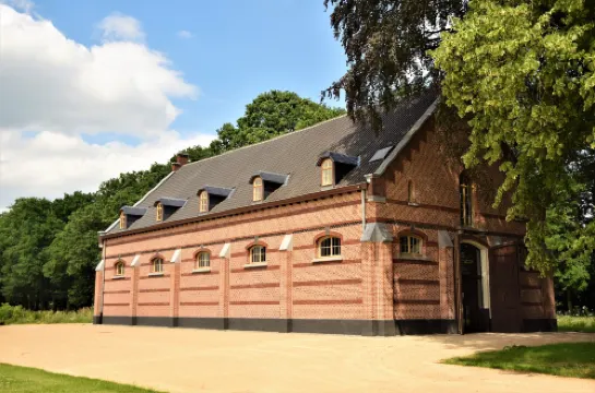 Colonie 7 - Gastenkamers Hoteles en Turnhout