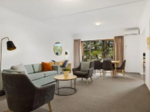 Oxley Court Serviced Apartments Hotels in Griffith