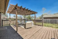Golden Era Retreat-3 Miles to Expo-Fully-Fenced-Pet Friendly