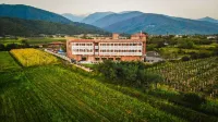 Chateau Artwine Hotel a 