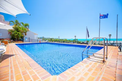 Ocean Views 16a Wifi Pool & Spa Hotels near Port of Airlie