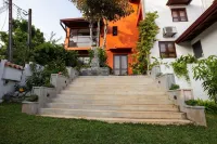 Breeze of Paradise Hotels near University of Sri Jayewardenepura