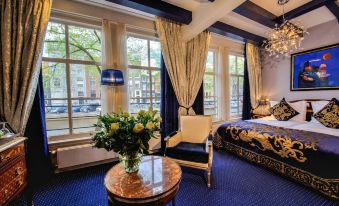 Ambassade Hotel