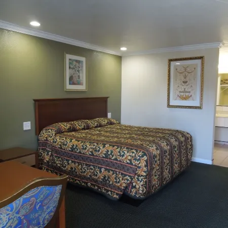 Castaway Motel