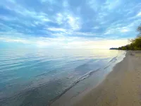 Brand New Walk Out Bsmt Apt Near Beach Hotel a Pickering