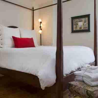 The Fife and Drum Inn Rooms
