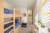 Waiata Beach House - Onetangi -  Holiday Villas