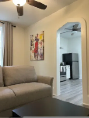 步行至杜克大學校園的三一公園一臥室