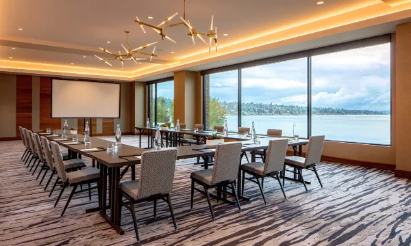 Hyatt Regency Lake Washington (Renton) - 2026 Prices, Reviews & Deals ...