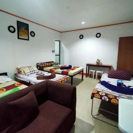 Hotel de Bruce Koo Отели в г. Дигос