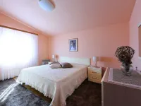 Villa Ivana ZadarVillas Hotels in Lisičić