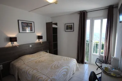 Hôtel "U Nebbiu" Hotels in Lama