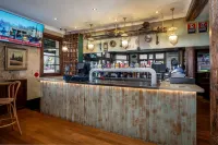 Metropolitan Hotel Hotels in Orange