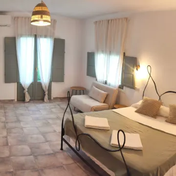 Hostal Residencia Alma Hotels near Hidropark