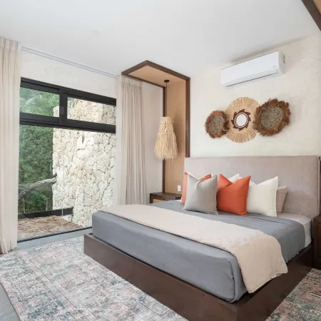 Twelve O’Clock Luxury Villas