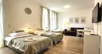 Airport Messe Hotel Отели в г. Лёрик