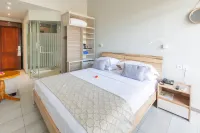 Le Peninsula Bay Beach Resort & Spa