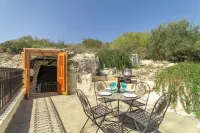 Pleasant Stone House & Jacuzzi St Martin - Happy Rentals Hotels near Fomm Ir-Rih Bay Cart Ruts
