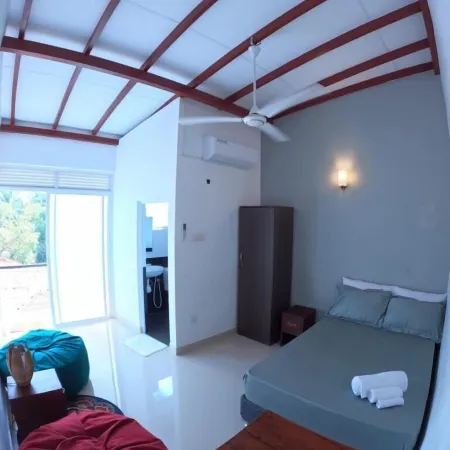 Unwind Restaurant & Hostel