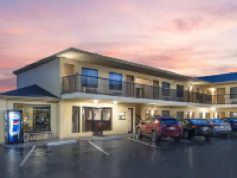 เดย์สอินน์ บายวินด์แฮม เซนต์โรเบิร์ต เวย์นสวิลล์/ฟอร์ตเลนนาร์ด วูด โรงแรมในSaint Robert