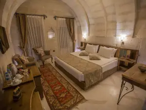 Divan Cave House