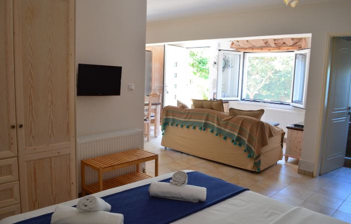 Blue Ark Aigeira Flat & Studio