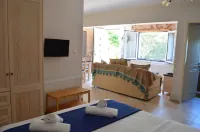 Blue Ark Aigeira Flat & Studio
