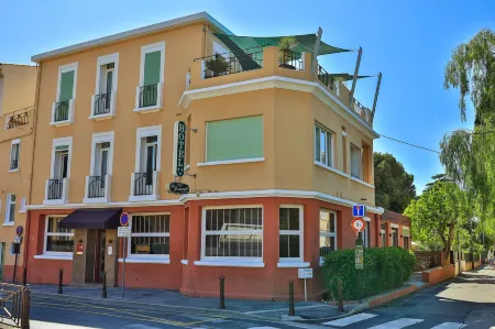 Hôtel Provençal Отели в г. Бандоль