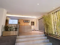 Studios Cielo Madrid Hotels near Carabanchel