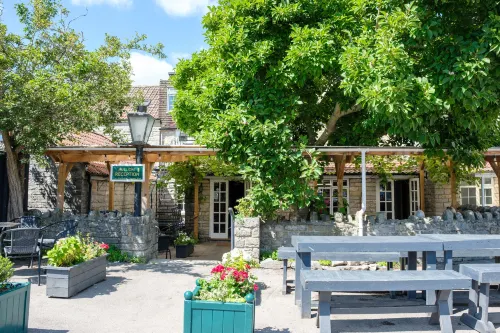 Mullions 51 B&B Hotels in Somerton